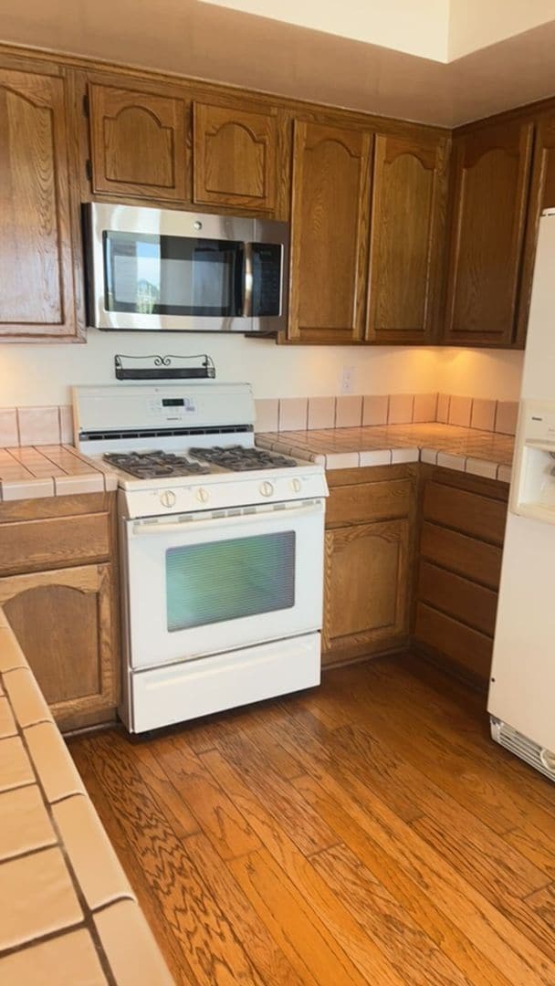 Building Photo - OCEAN VIEW Home in the gated Community of ...