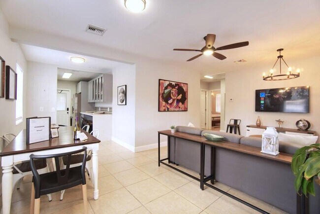 Foto del edificio - 1624 NW 5th Ave