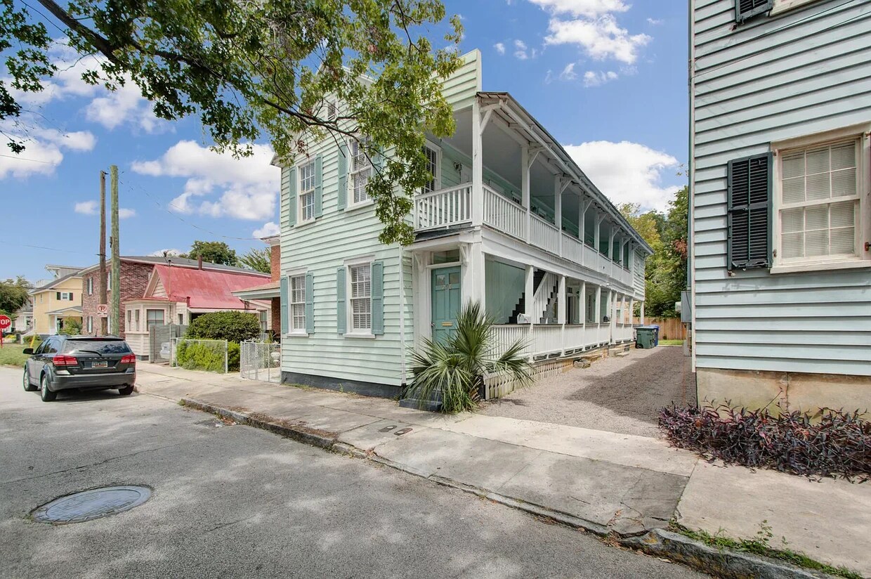296 Ashley Ave Unit B, Charleston, SC 29403 Apartments at 296 Ashley Ave Charleston, SC