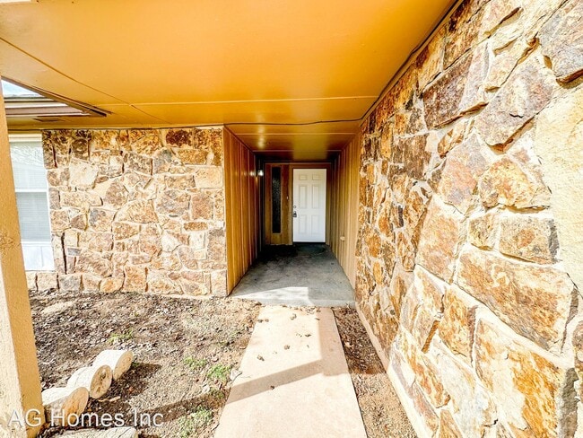 Building Photo - 3 br, 2 bath House - 730 Arlington Dr