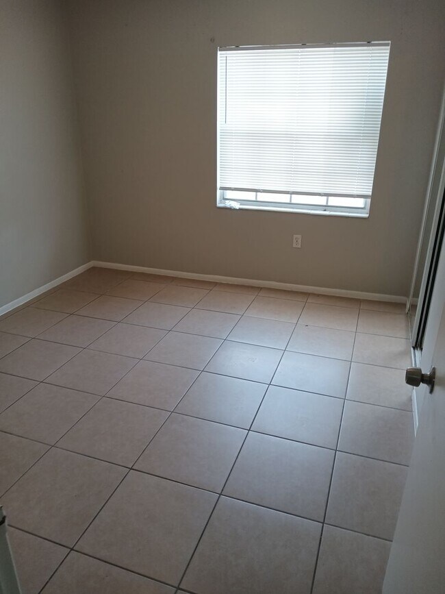 Foto del edificio - 1428 Holden Ave