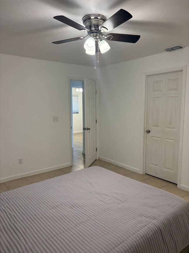 Foto del edificio - 1015 SW 48th Terrace