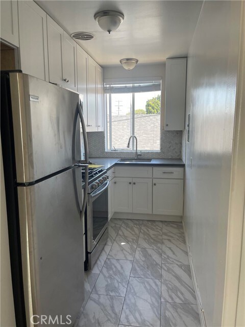 Building Photo - 1809 E 4th St