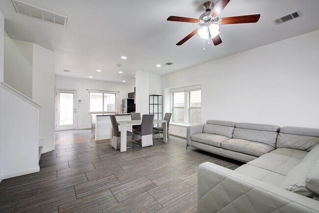 Foto del edificio - 4604 Esper Ln
