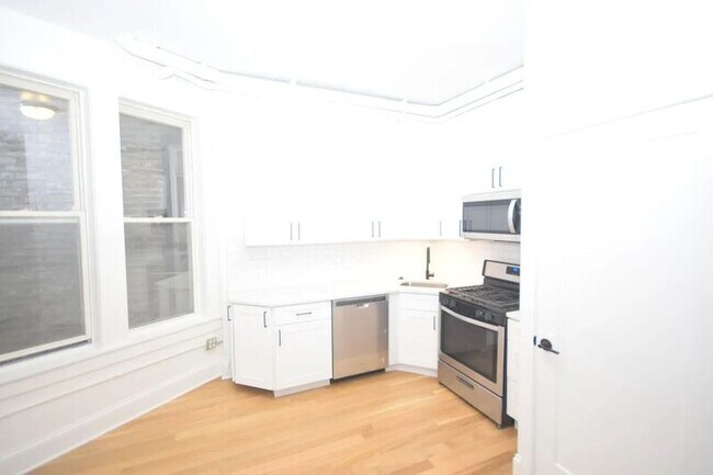 Foto del edificio - 1325 W 18th St