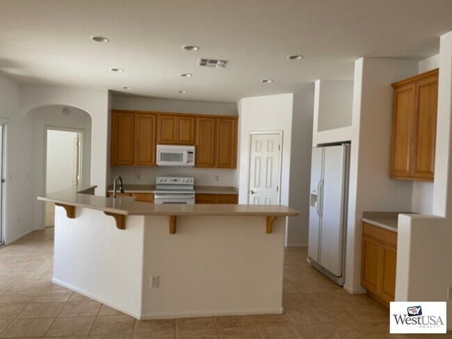Foto del edificio - BEAUTIFUL 4BED/2BATH RENTAL HOME