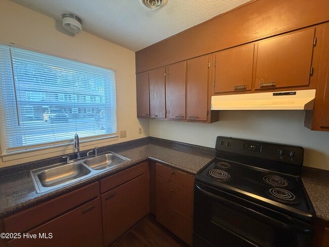 Building Photo - 133 Stratton Pl