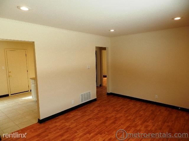 Building Photo - 2 br, 1 bath Townhome - 1130 King Ave