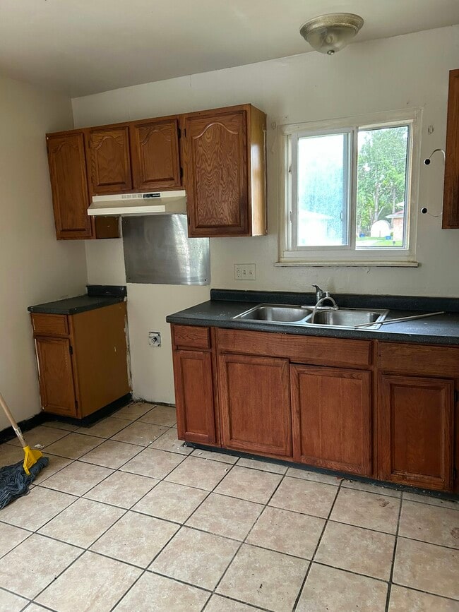 Building Photo - 2009 Val Vista Ct