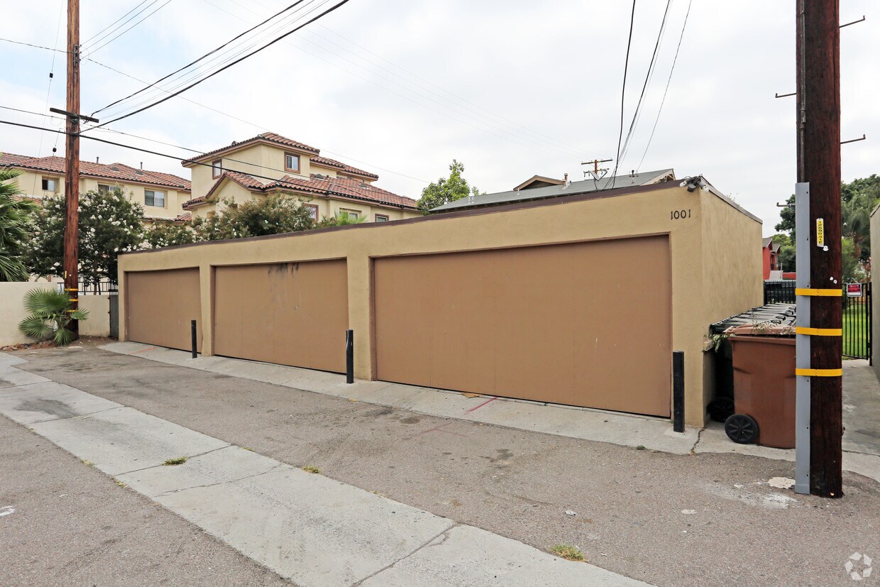 Building Photo - 1001 S Tamarack Dr