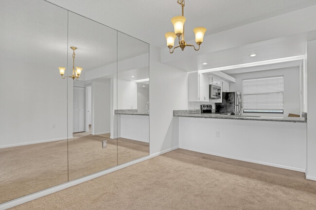Foto del edificio - 3511 Village Blvd
