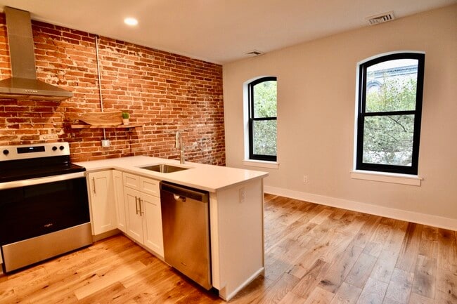 Building Photo - 54 S 5th St