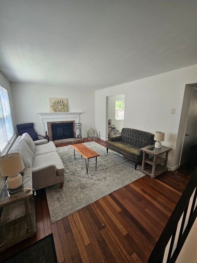 Foto del edificio - 803 Orangedale Ave