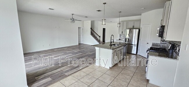 Building Photo - 710 Birch Hollow Dr
