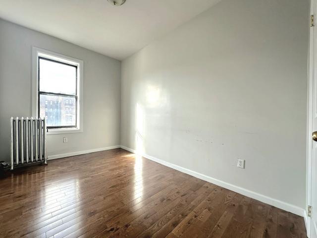 Foto del edificio - 3 bedroom in New York NY 10034