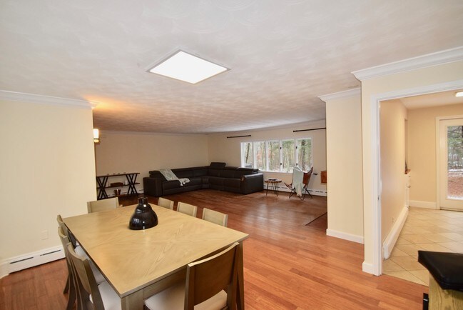 Foto del edificio - 639 Wellesley St