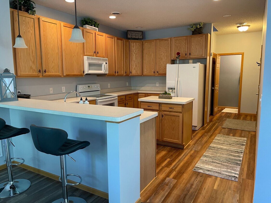 Foto principal - 2 br, 2 bath House - 17149 Monroe St NW