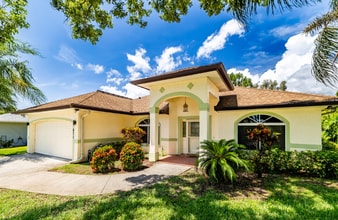 Building Photo - 871 Brookview Ln