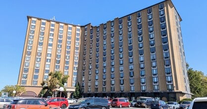Building Photo - 1 Renaissance Pl