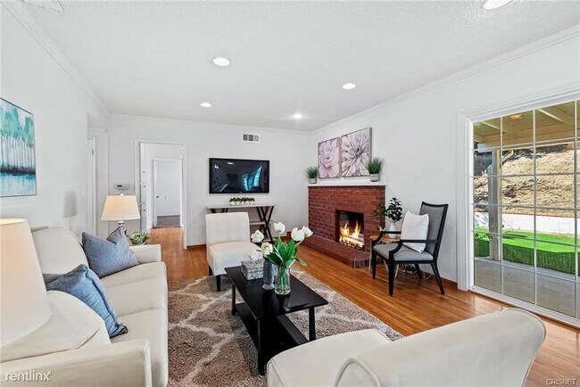 Foto del edificio - 4 br, 1 bath House - 17181 Bircher St