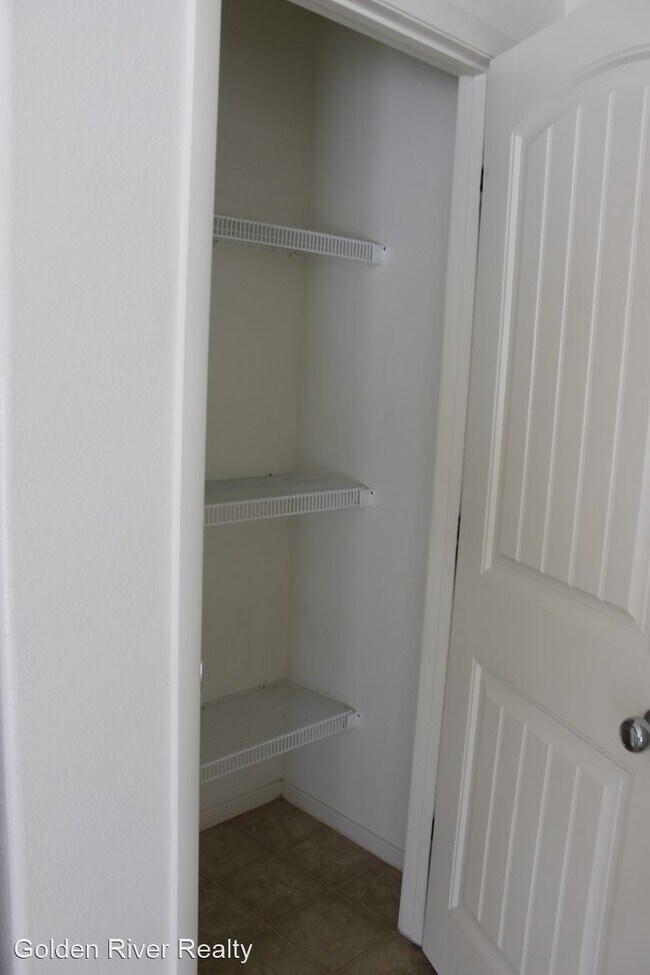 Building Photo - 3 br, 2.5 bath House - 8295 Pearl Diver Ct