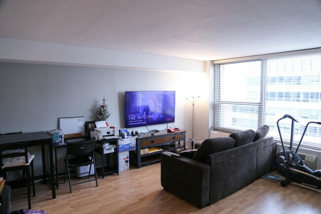 Building Photo - 3600 N Lake Shore Dr