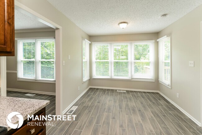 Foto del edificio - 2359 Oakton Dr