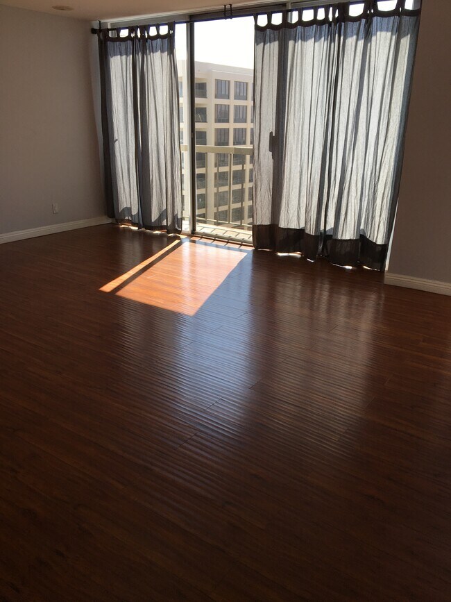 LIVING ROOM - 10747 Wilshire Blvd