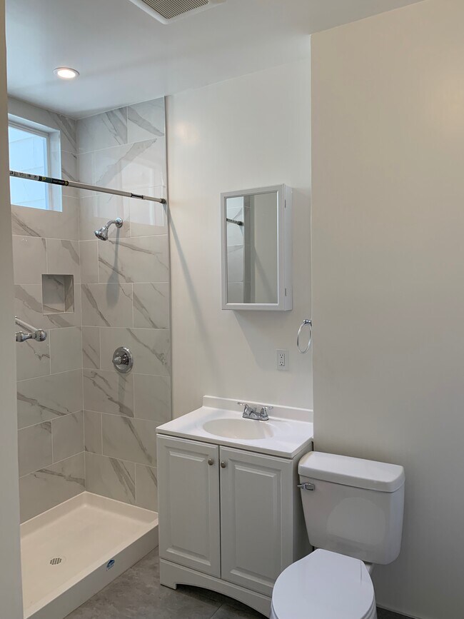 Building Photo - 667A Minna St