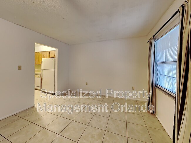 Building Photo - 2438 S Maple Ave