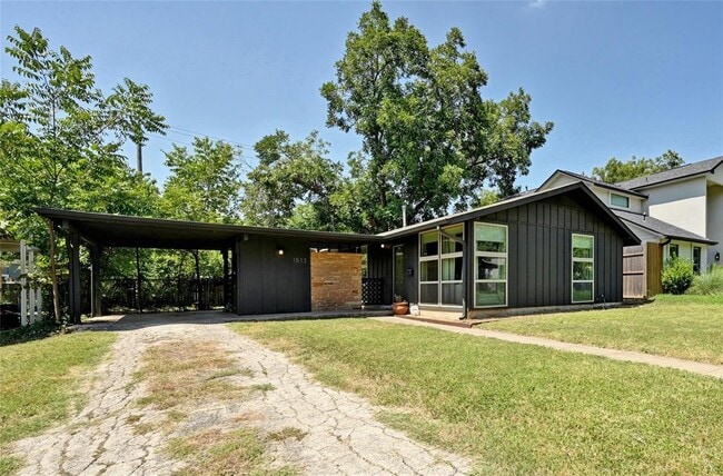 Building Photo - 1513 Corona Dr