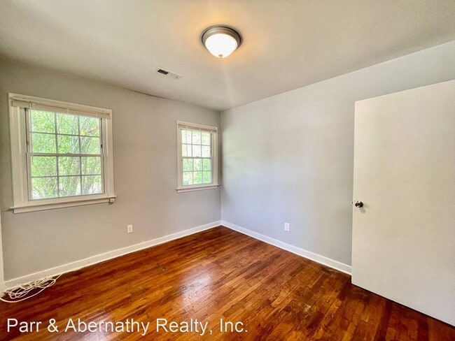 Building Photo - 3 br, 1 bath House - 703 Roanoke Ave