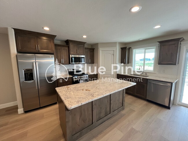 Building Photo - 6326 Ender Ln