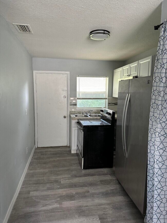 Foto del edificio - 5006 Sanibel Ave