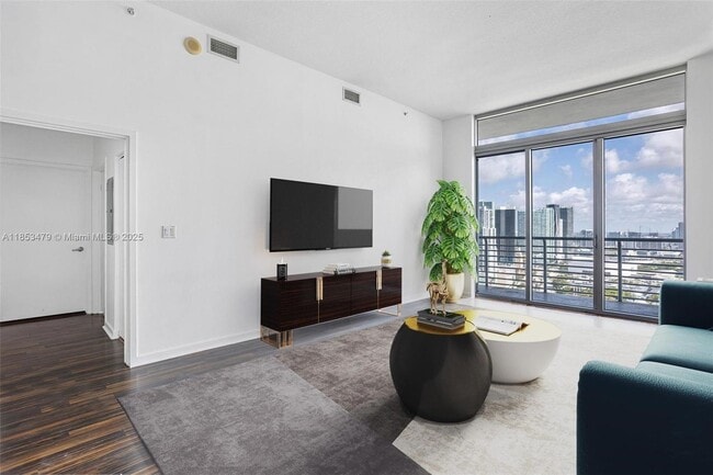 Building Photo - 335 S Biscayne Blvd