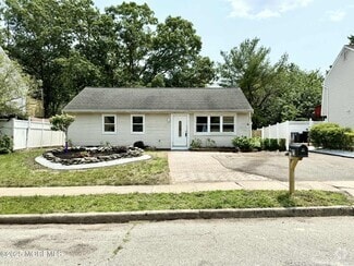 Building Photo - 23 Longboat Ave