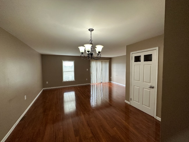 Foto del edificio - 203 Poplar Dr