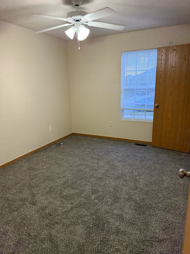 Building Photo - 5605 W Longleaf Dr