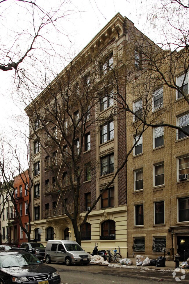 Building Photo - 236 E 5th St