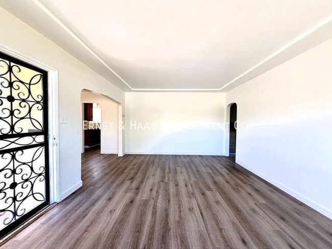 Building Photo - 12911 Whitewood Ave