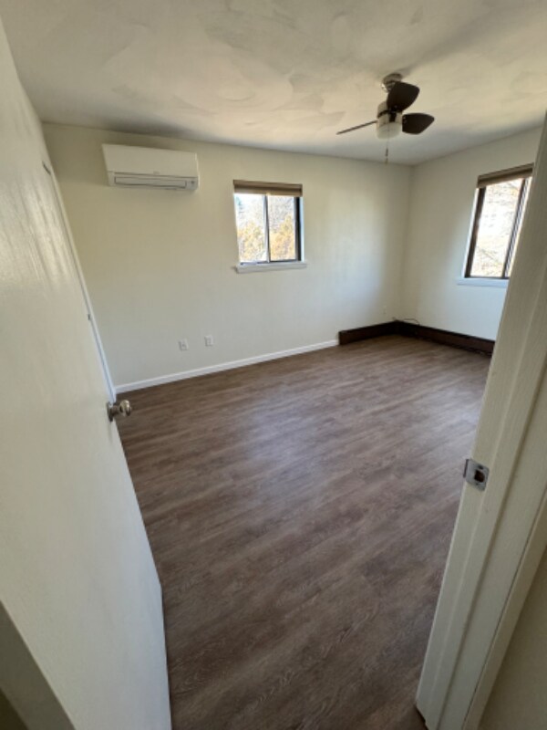 Building Photo - 1019 Hooper Rd
