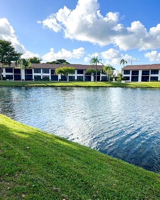 211 Lake Pointe Dr Unit 208, Oakland Park, FL 33309 Condo for Rent in