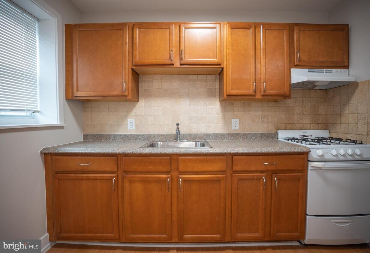 2254 S Beechwood St, Philadelphia, PA 19145 House Rental in