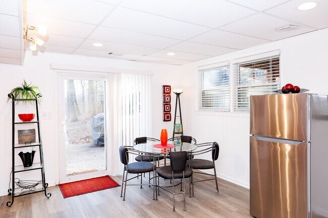 Foto del edificio - 7286 Earlys Rd