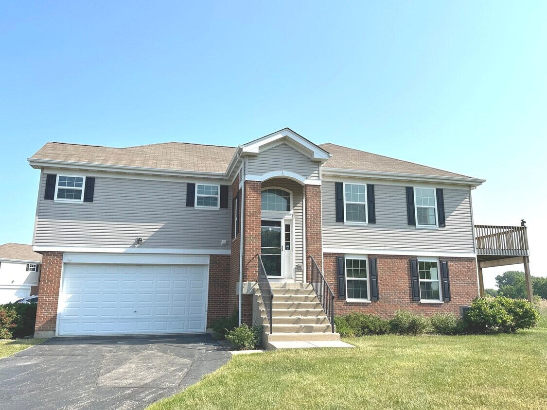 5900 Dublin Ct Unit 5900, McHenry, IL 60050 Apartment for Rent in