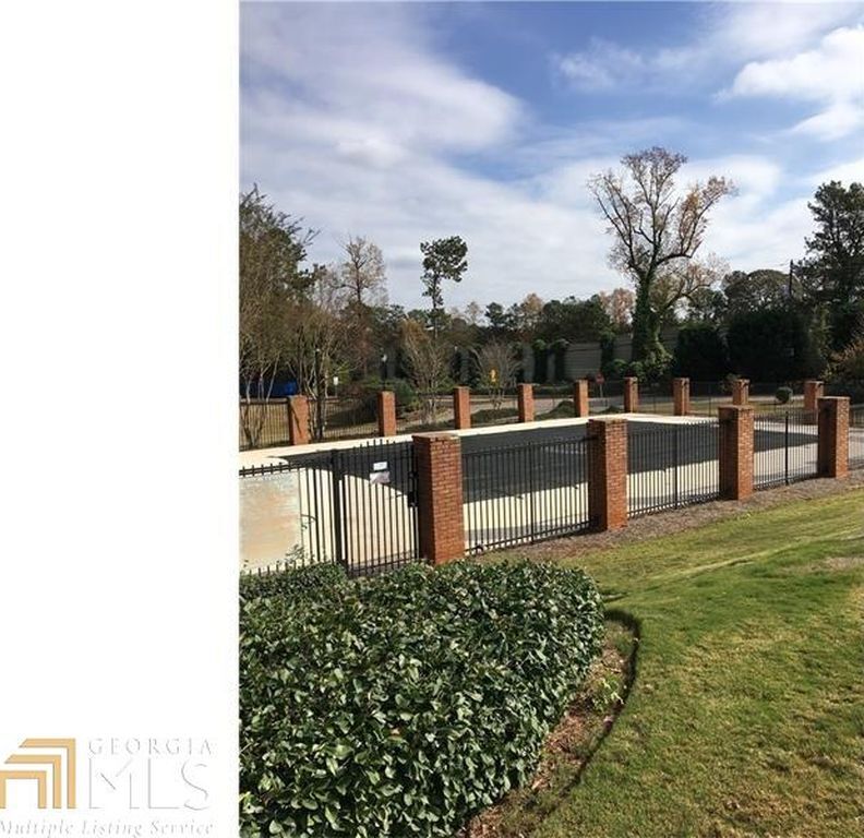 156 FERRY RD, ROSWELL, GA 30076 Townhome Rentals in ROSWELL