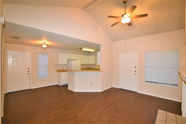 Building Photo - 2719 W Slaughter Ln