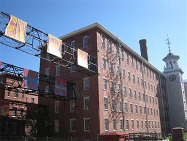 Primary Photo - 130 John St