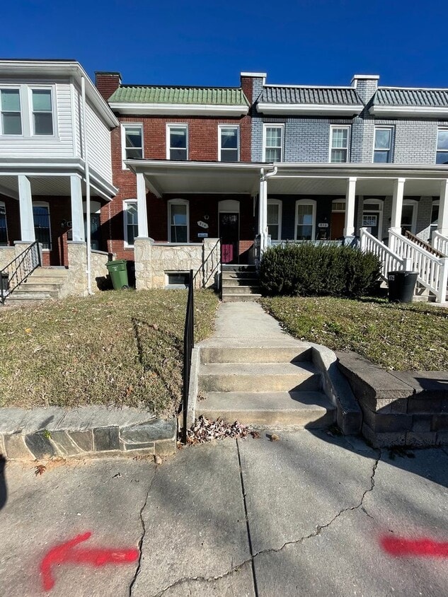 Charming 3-Bedroom Single-Family Home Near... - Charming 3-Bedroom Single-Family Home Near...