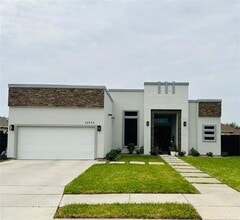 Building Photo - 10 N 38th St